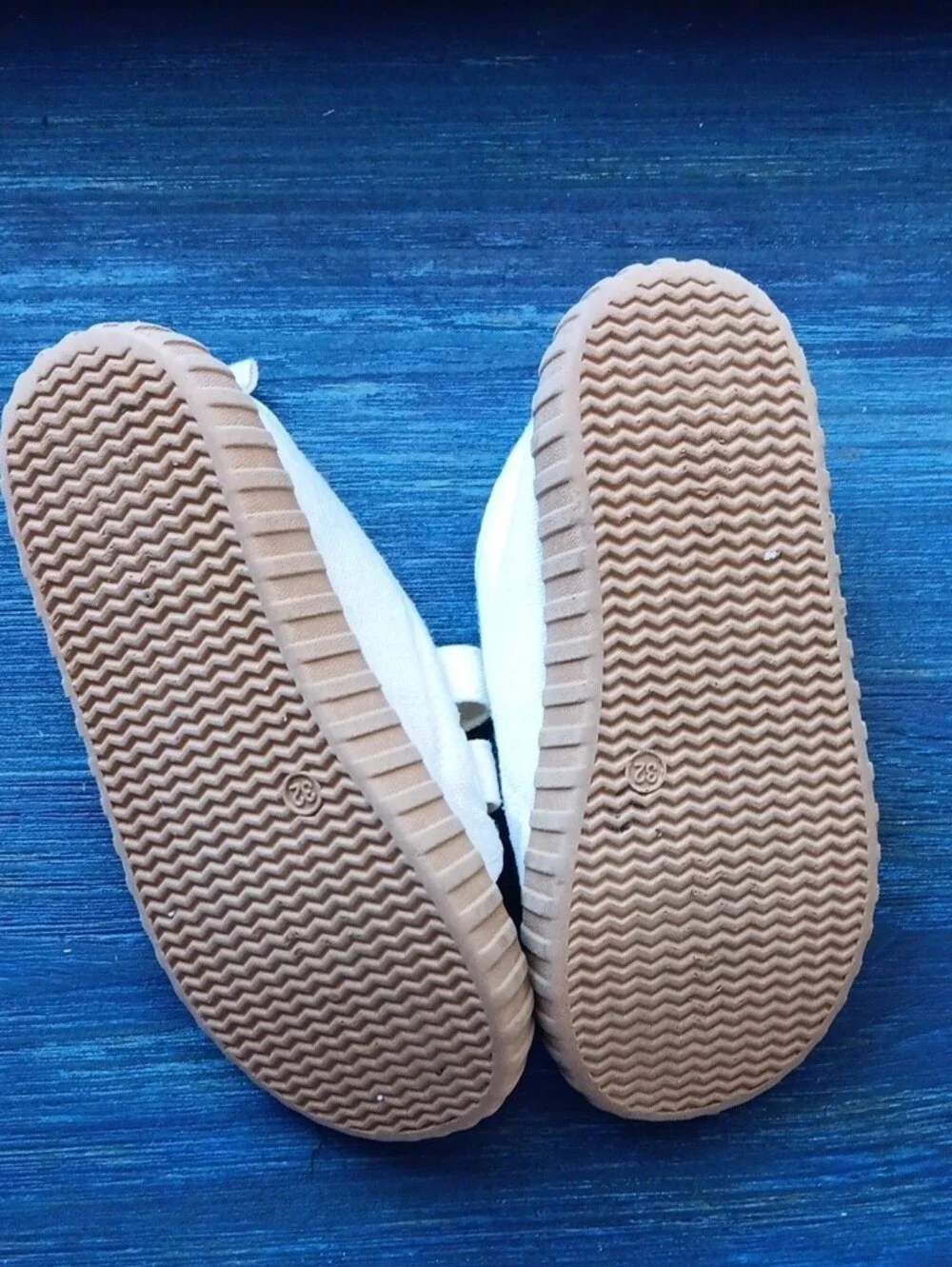 Sanuk breathable easy